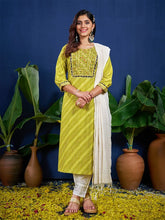 Women Kurta Pant Dupatta Set-1077PARROT