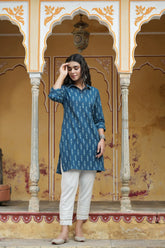 Women's Navy Cotton Flex Printed Straight Kurta
