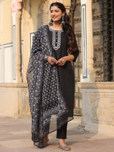 Women Black Silk Solid Embroidered Kurta Set