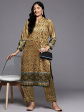 Plus Size Digital Printed Velvet Kurta and Pant Set-AP-AHKUPN-COMBO-1071