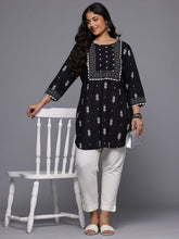 A PLUS BY AHALYAA Plus Size Geometric Printed Tunic
