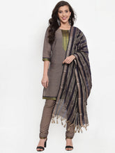 DesiQlo Women Grey Solid Kurta with Trousers & Dupatta ( JOKS D7Y 1321 )