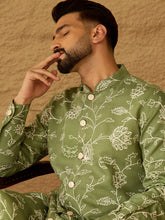 Ethnic Bay Men Green Viscose Rayon Solid Embroidered Straight Kurta-MKU1706