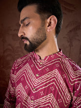 Ethnic Bay Men Magenta Silk Blend Chevron Printed Straight Kurta-MKU1940