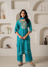 Turquoise Tie-Dream Ensemble