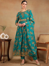 Women Green Georgette Printed Anarkali Kurta Pant Set With Dupatta