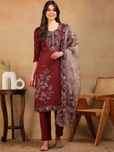 Women Rust Organza Embroidered Straight Kurta Pant Set With Dupatta