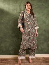 Women Green Floral V Neck Lace kurta With Pants-SHSET96446