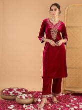 Women Fuchsia Velvet Embroidered Kurta With Straight Pants-SHSET96668