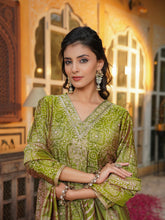 Women Green Silk Blend Floral Embroidered Straight Kurta Trousers With Dupatta-SKSKD3122