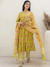 Women Green Viscose Rayon Floral Printed Straight Kurta Palazzo With Dupatta-VKSKD2228GRN