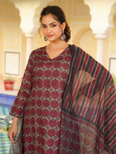 Women Red Rayon Blend Floral Printed A-Line Kurta Palazzo With Dupatta-VKSKD2332