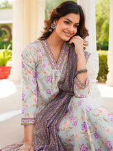 Women Green Rayon Blend Floral Printed Straight Kurta Trousers With Dupatta-VKSKD2338