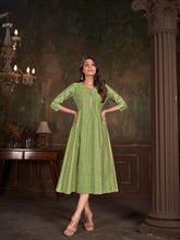 Green Colour cotton Printed kurti with vibrant patterns-MLWSHKT8022GRN