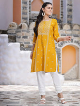 Women's Mustard Rayon Placement Print Straight Kurta