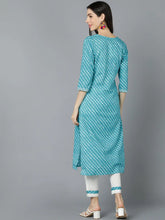 Women Blue Cotton Striped Kurtas Vck8570