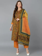 Women Cotton Floral Printed Kurta Trousers-VKSKD1254A