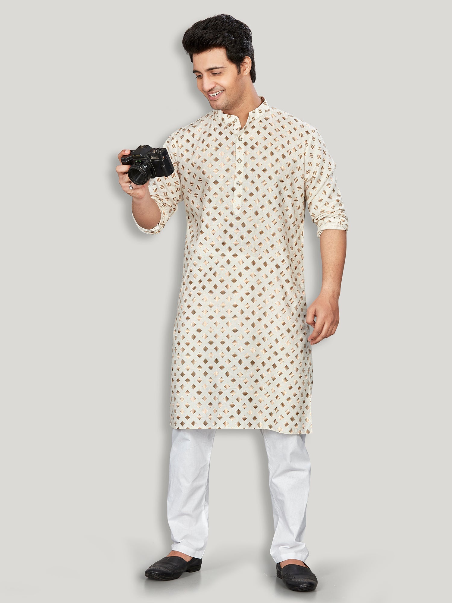 Linen Kurta for Men - Beige | KPMKTPGOSQ | DesiQlo