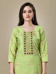 Green Embroidered Women Kurta Pant Set-Parrot