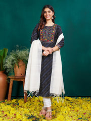 Women Kurta Pant Dupatta Set-1077BLACK