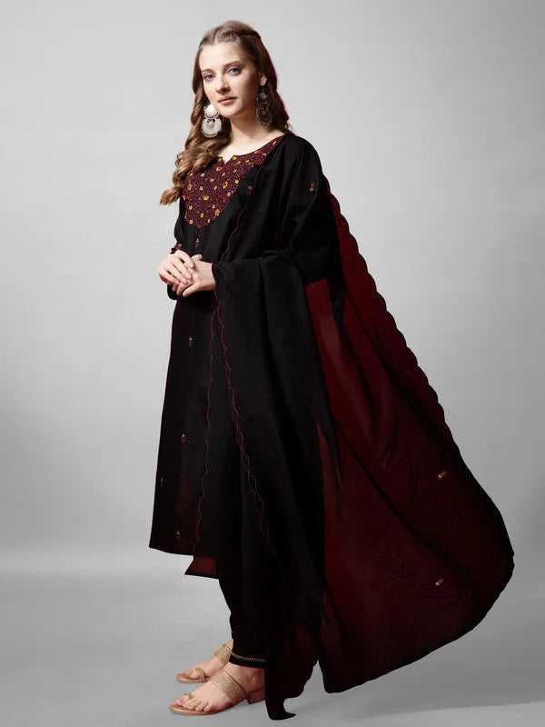 Black Embroidered Women's Kurta Set - Cotton Kurta Set