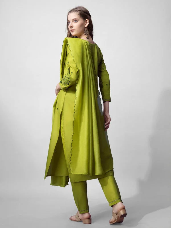 Elegant Women's Kurta Set with Dupatta - Embroidered Parrot