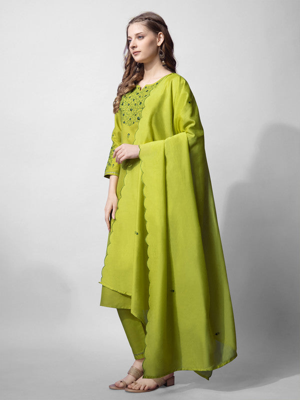 Elegant Women's Kurta Set with Dupatta - Embroidered Parrot
