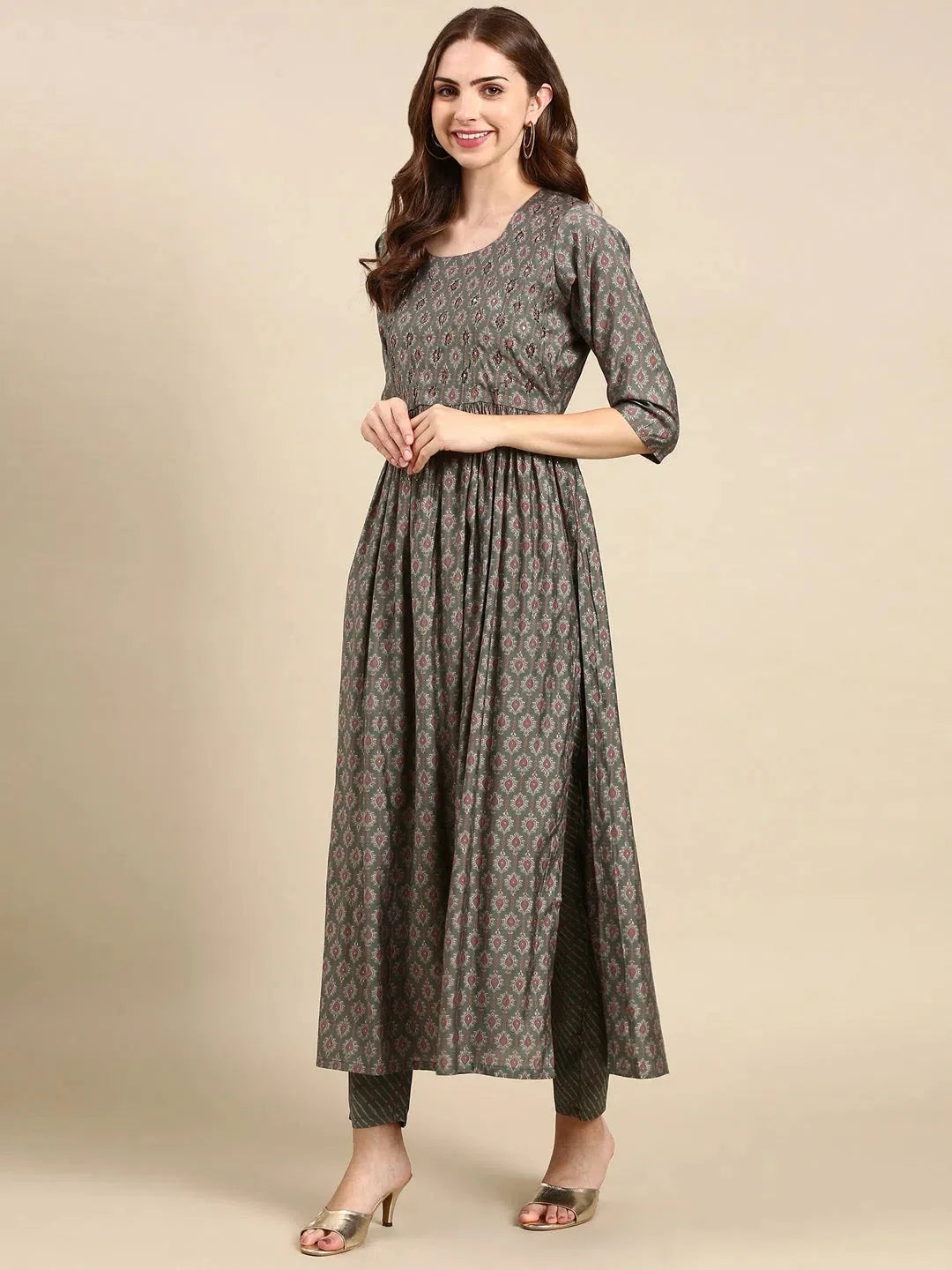 Green Ethnic Motifs Women's Kurta Set | Indian Kurta Sets