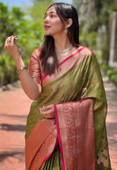 Womens Fashion Ethnic Kanjeevaram Green Color Sarees-MLSHWSA1951GRN