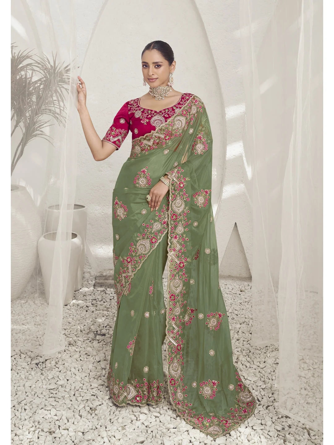 Green Paisley Polyester Saree | Trendy Indian Sarees Online