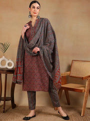 Women Red Rayon Blend Printed Straight Kurta Pant Set
