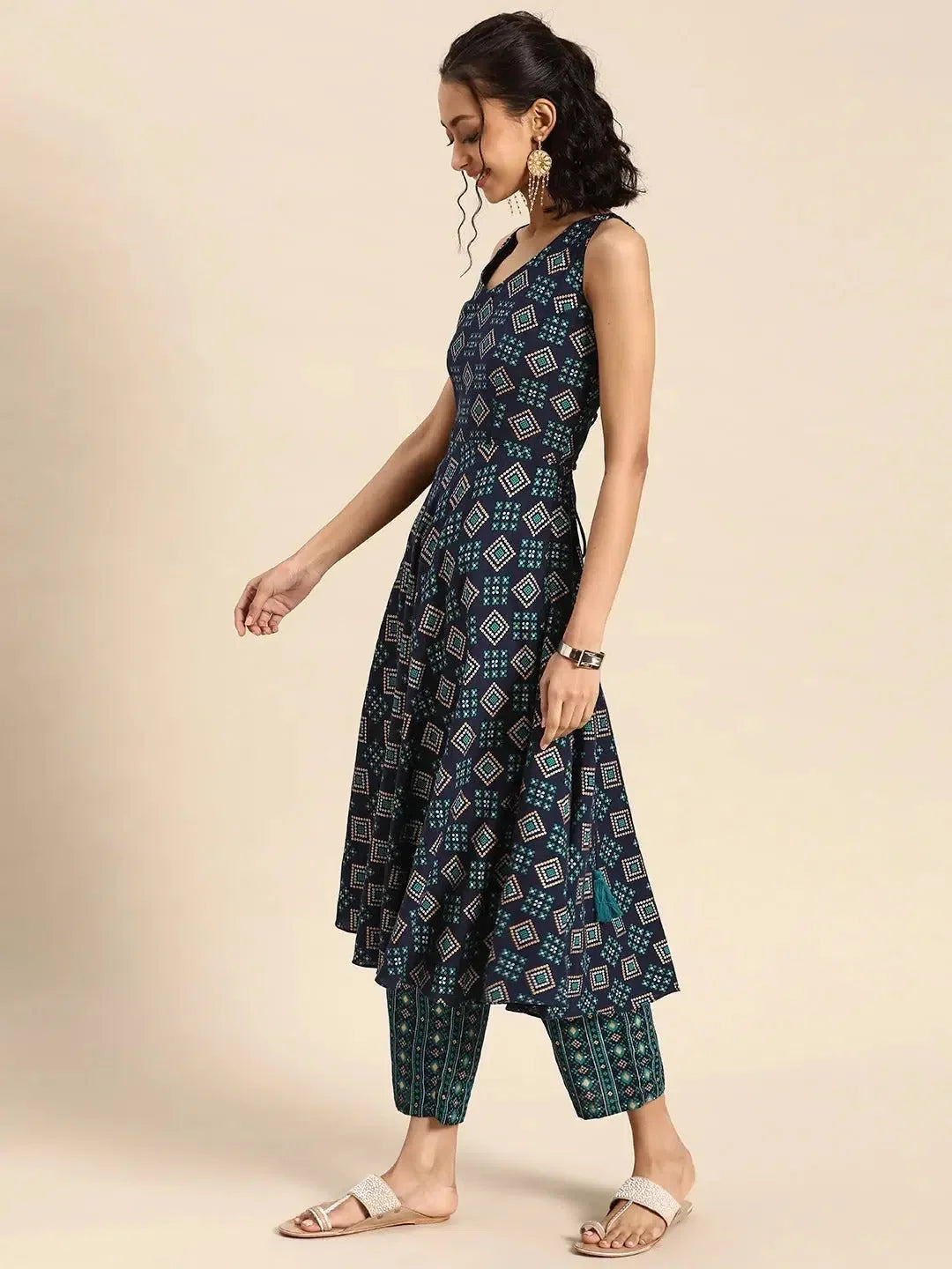 Deep back tie up kurta palazzo in Navy