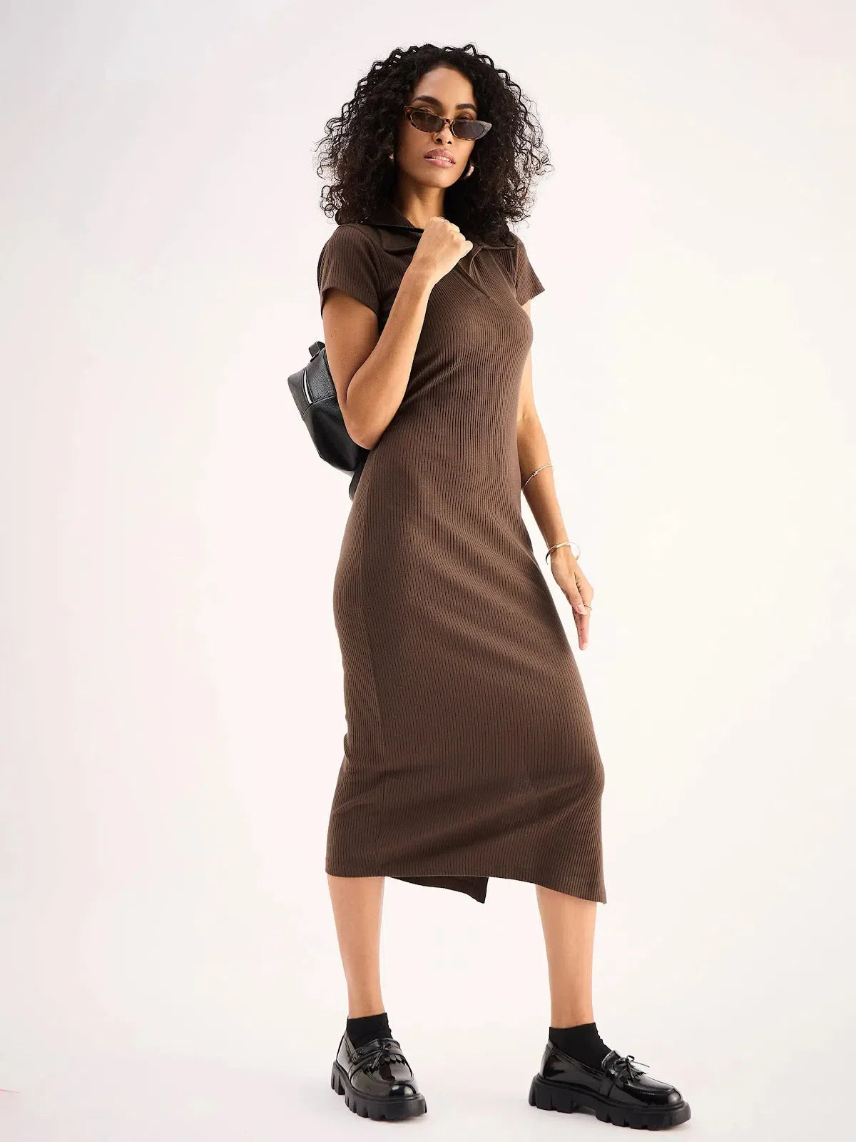 brown ribbed collar dress boohoo Women's Plus Soft Knit Thick Rib Collar Detail Maxi Dress in Camel | Size: 22