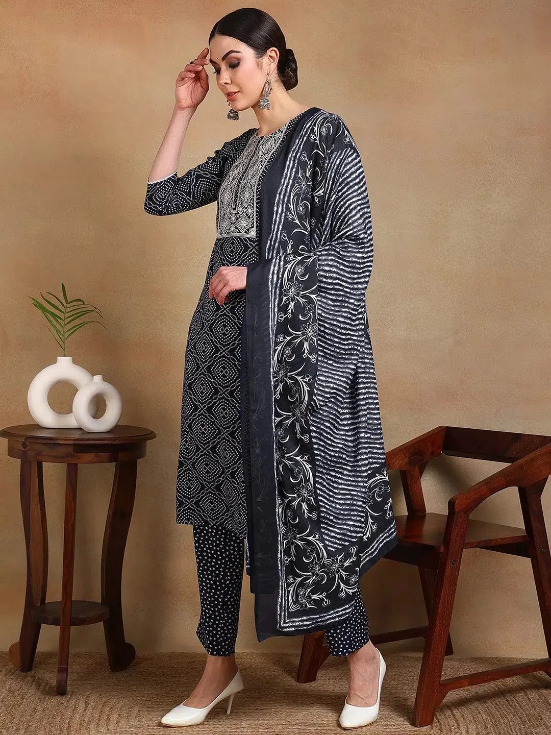 Women Navy Blue Viscose Rayon Printed Straight Kurta Pant Set