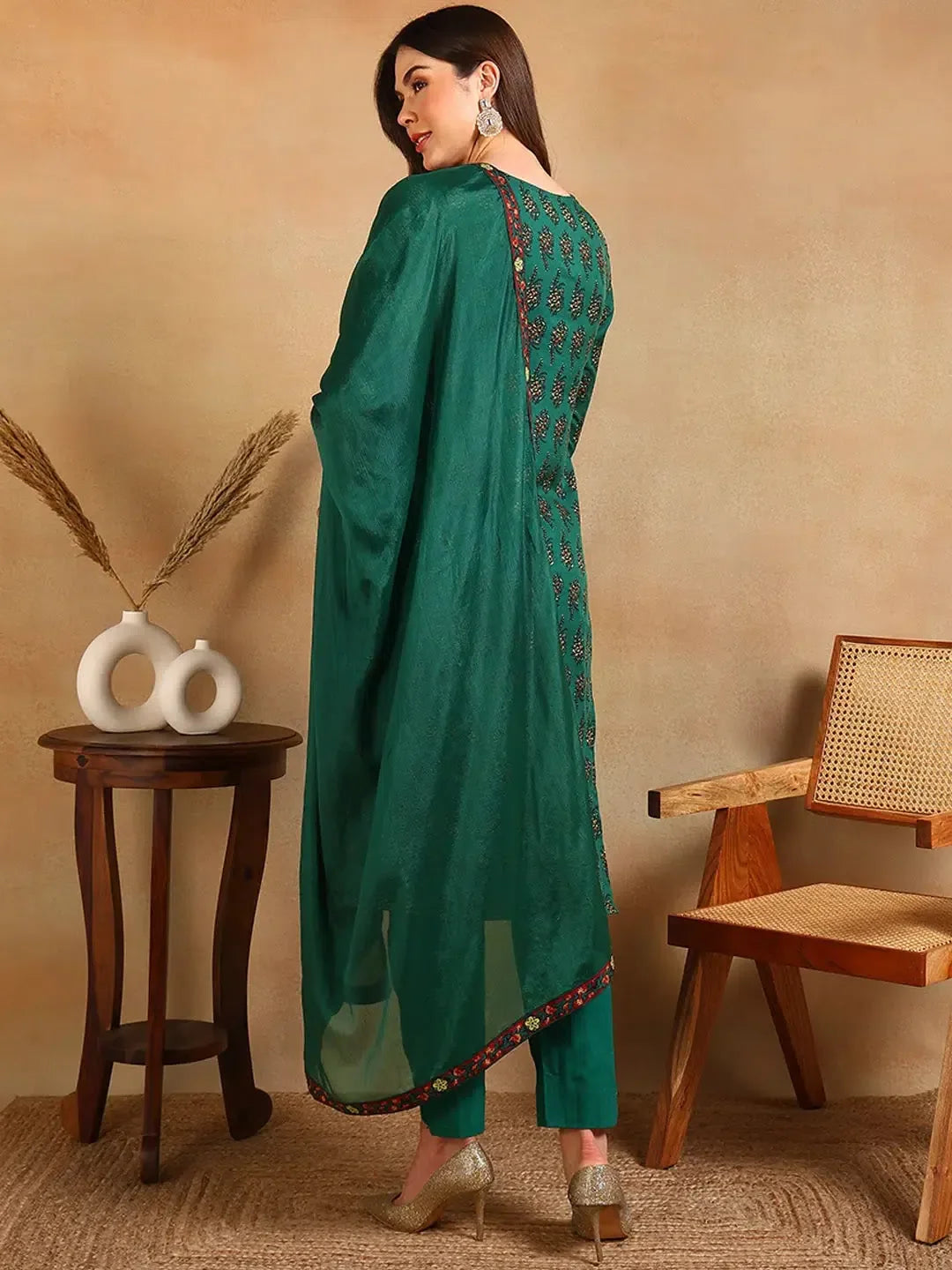 Green Printed Women's Kurta Pant Set | Viscose Rayon Blend