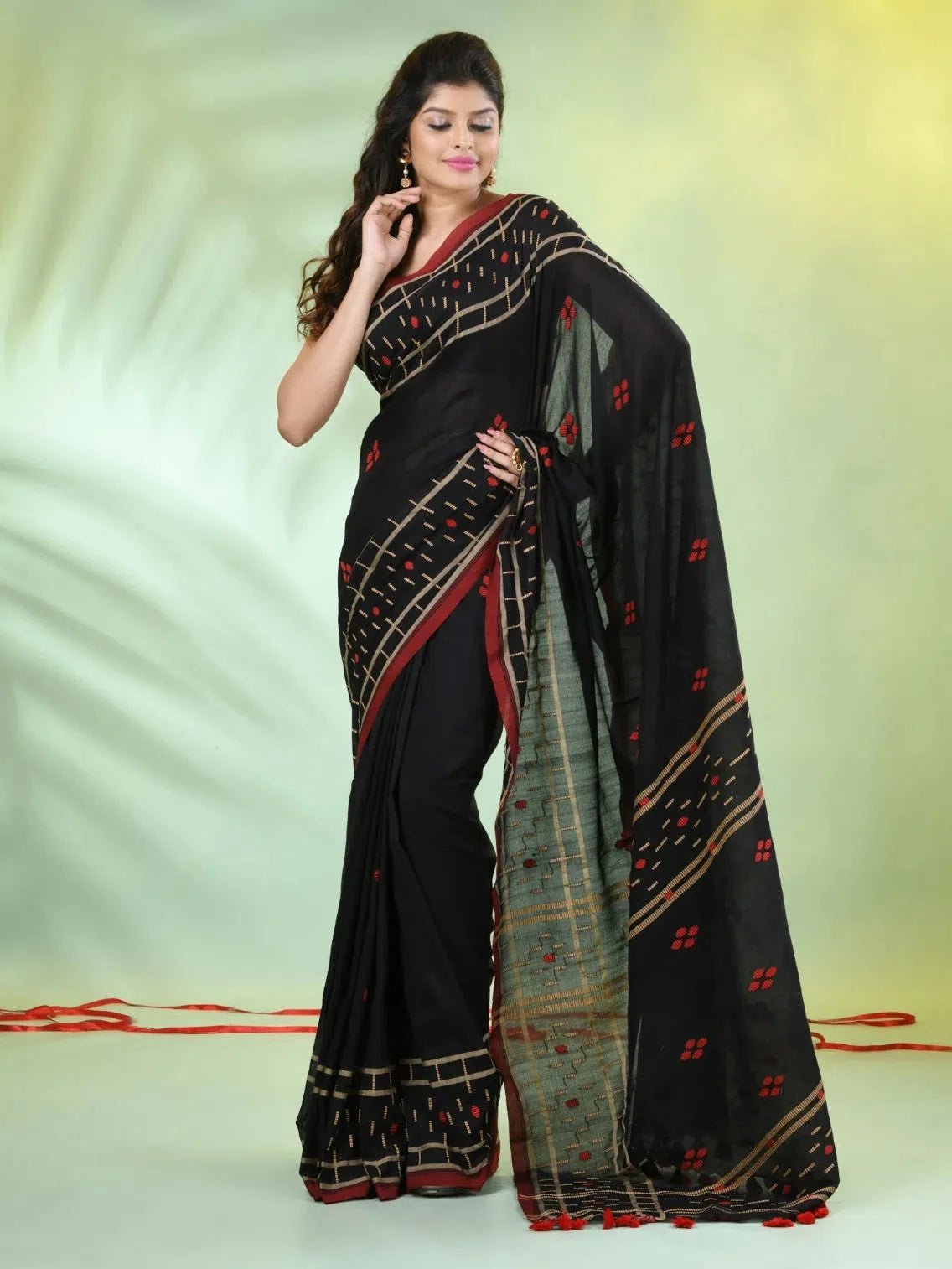 Black Cotton Saree: Soft Texture & Ethnic Motifs