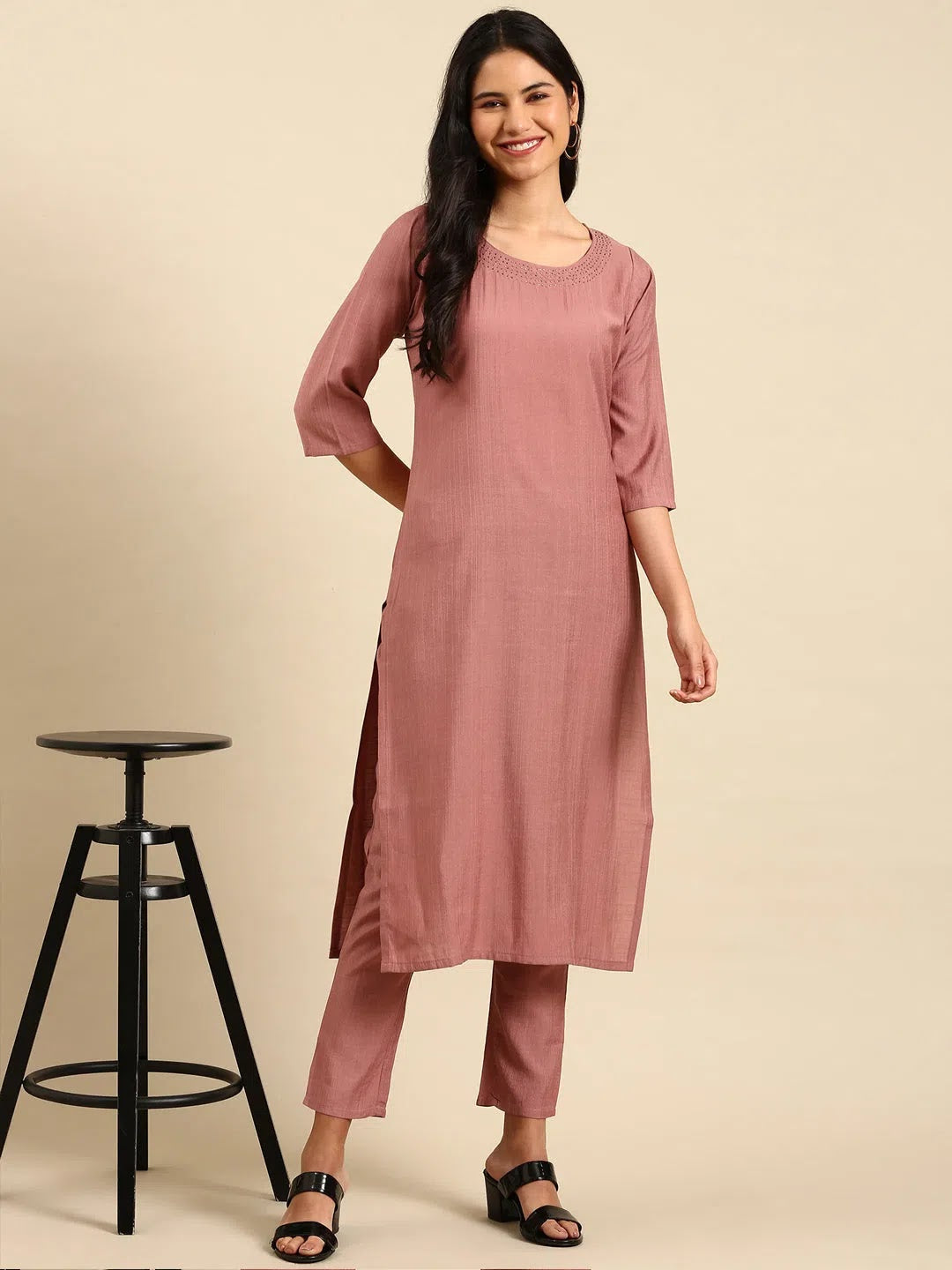 Mauve Embroidered Cotton Women's Kurta Set | Designer Sets