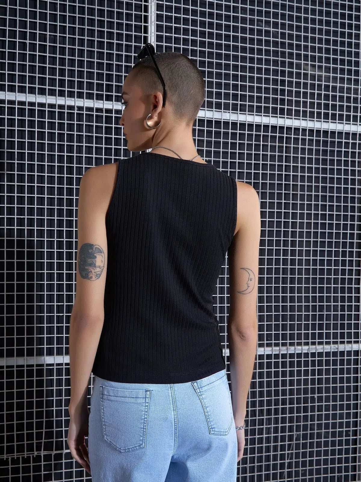 Black Ribbed Ruched Top - Trendy Women's Western Wear