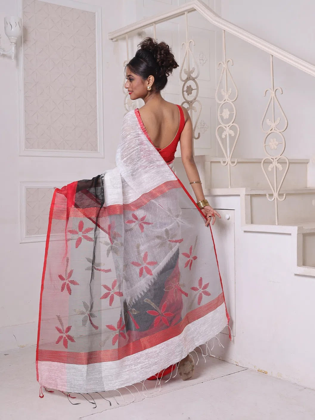 Off White Matka Silk Saree - Indian Sari Elegance