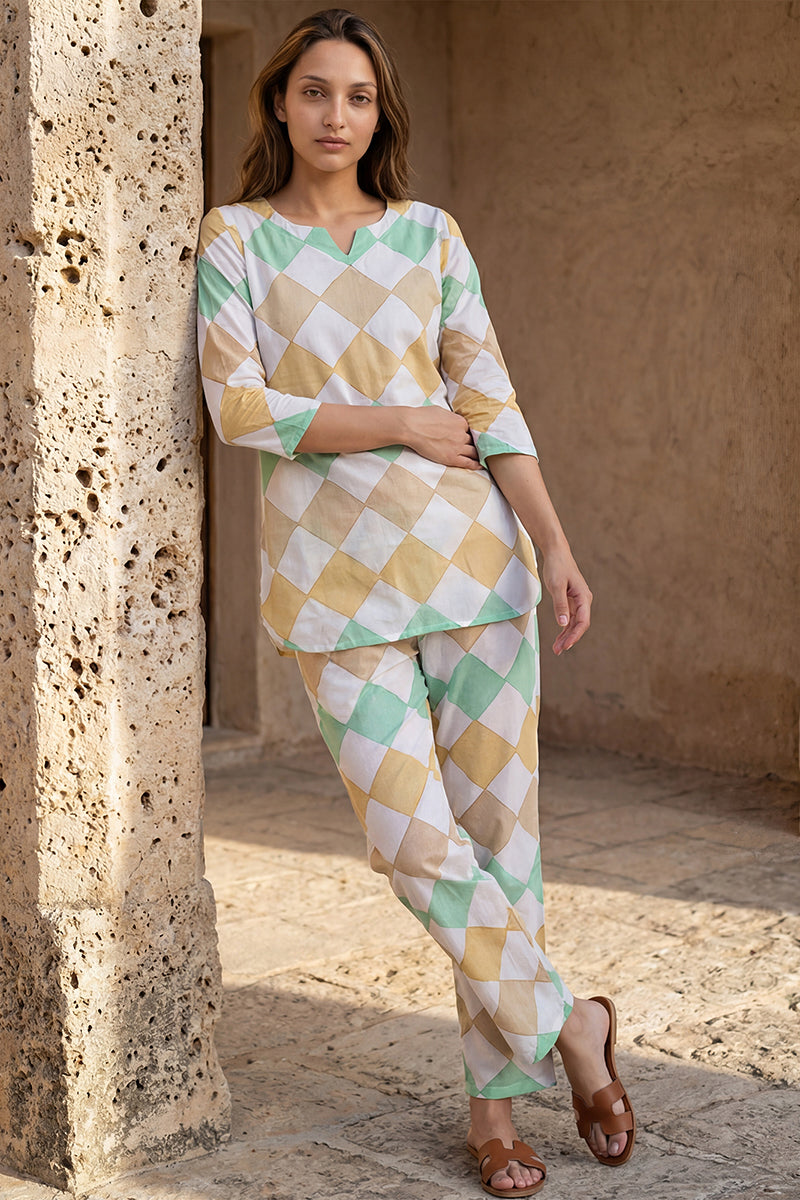Multi Colour Pure Cotton Geometric Print Night Suit VNWK1026 | DesiQlo