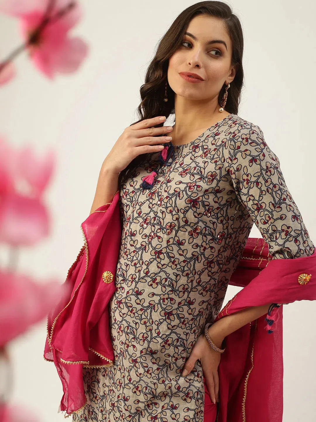 Beige Abstract Cotton Women's Kurta Sets Online | Showoff