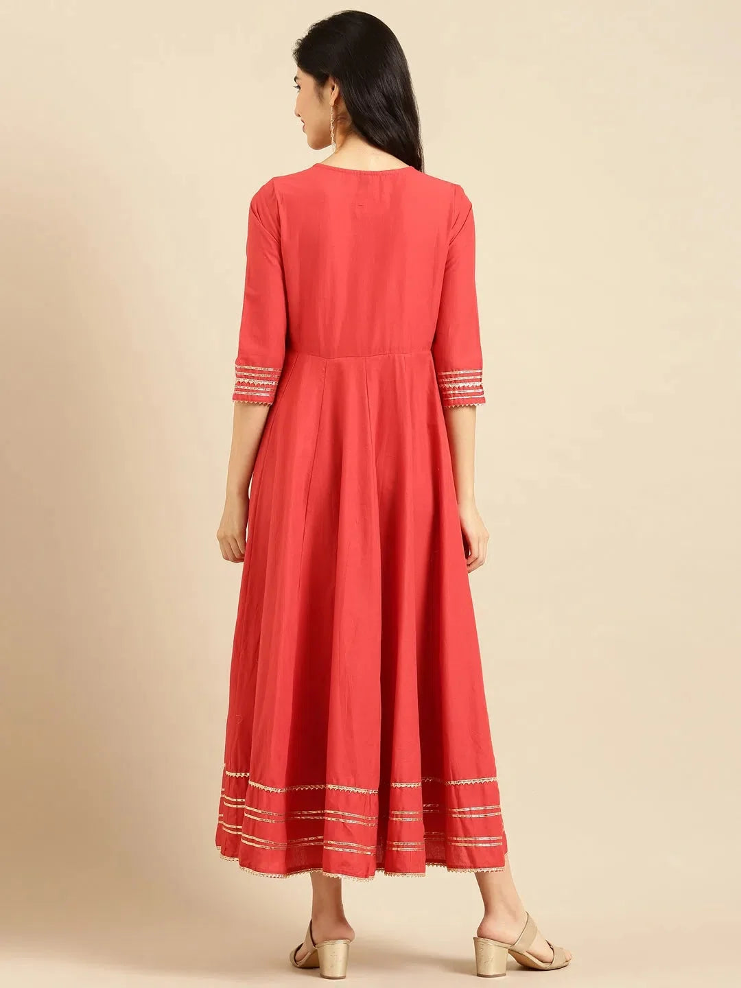 Red Embroidered Kurta: Women's A-Line Indian Kurta