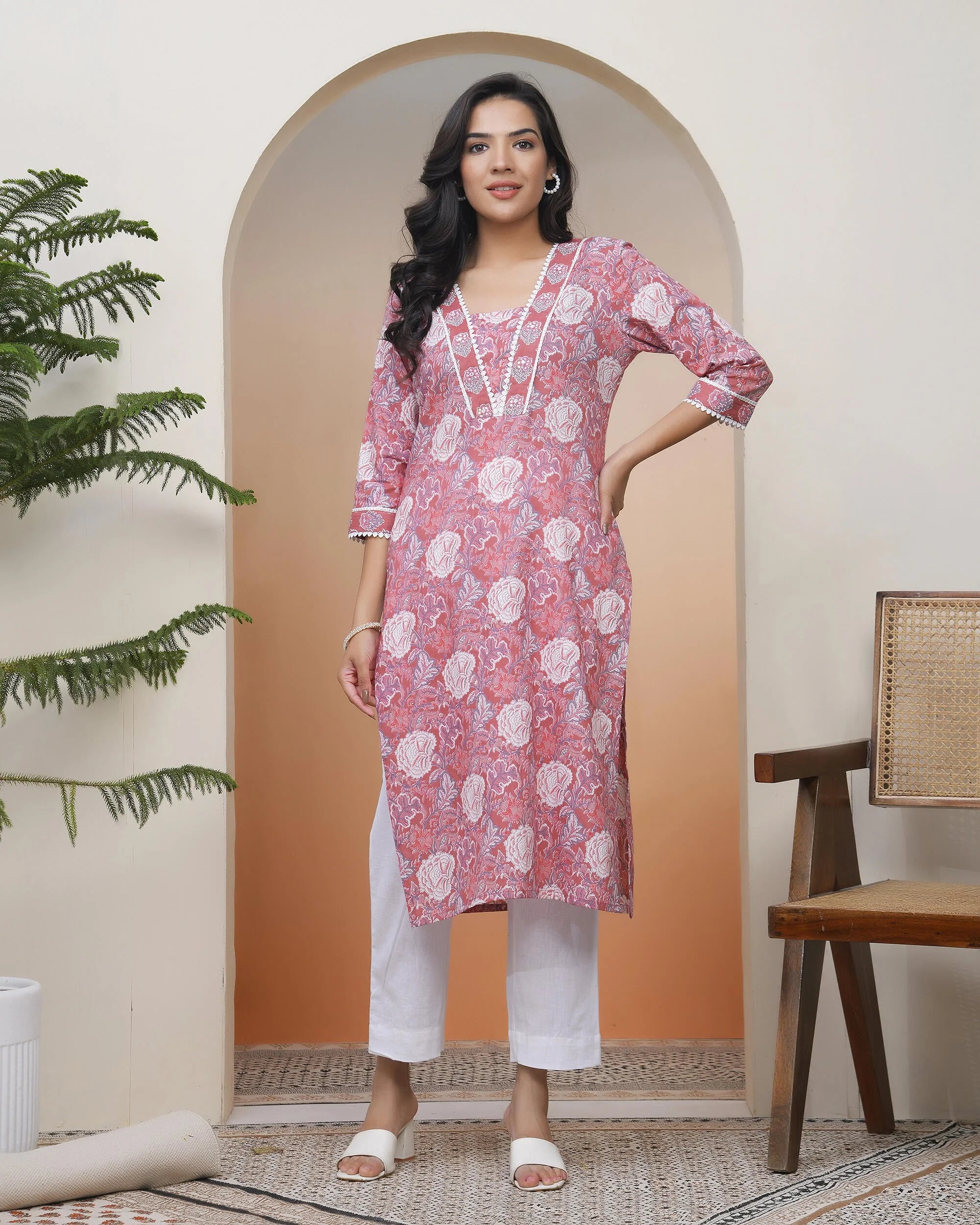 Women Nude Pink Cotton printed Straight Kurti