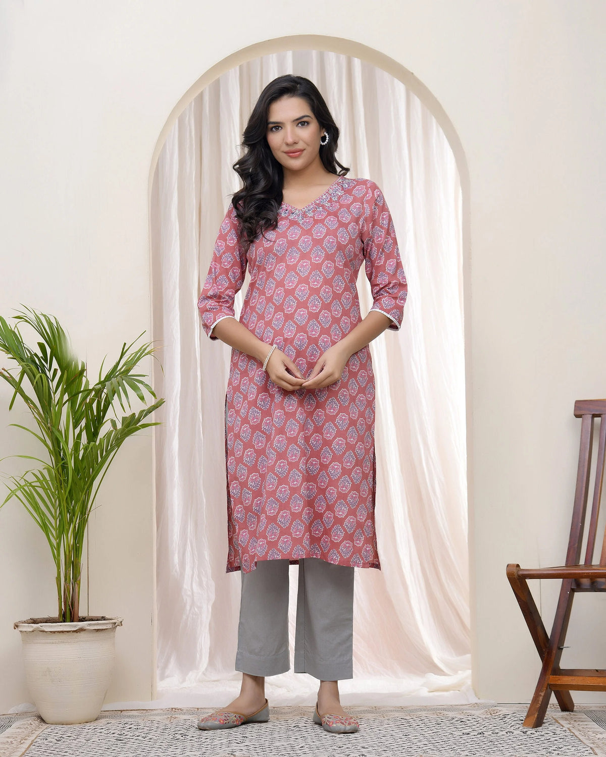 Women Pink Cotton printed Straight Kurti with pant-234VAASPINK