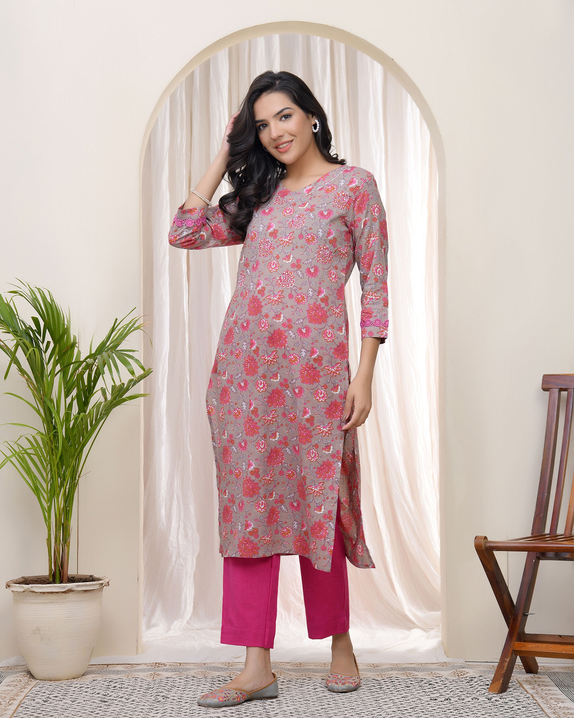Women Charcoal Cotton printed Straight Kurti with pant