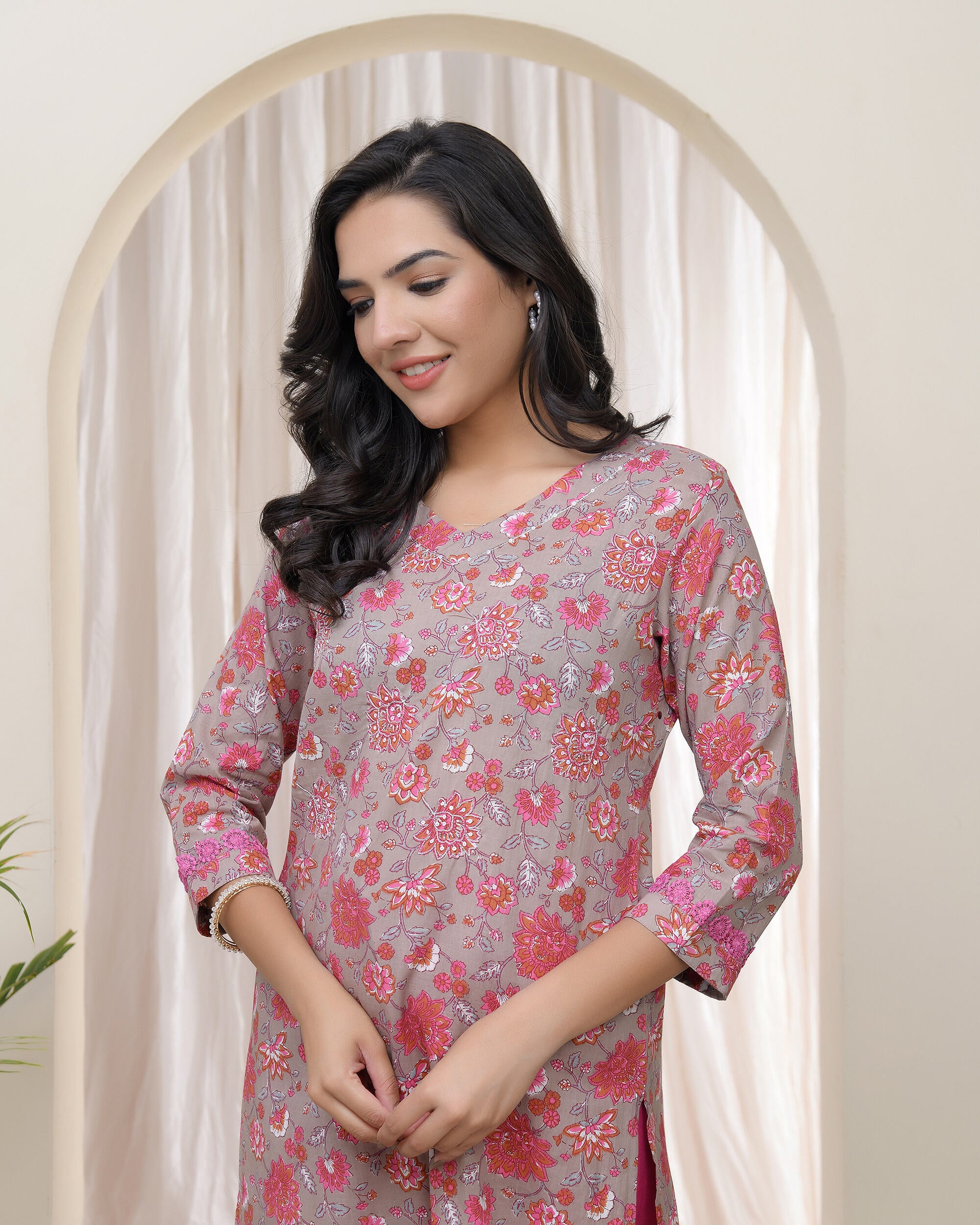 Women Charcoal Cotton printed Straight Kurti with pant