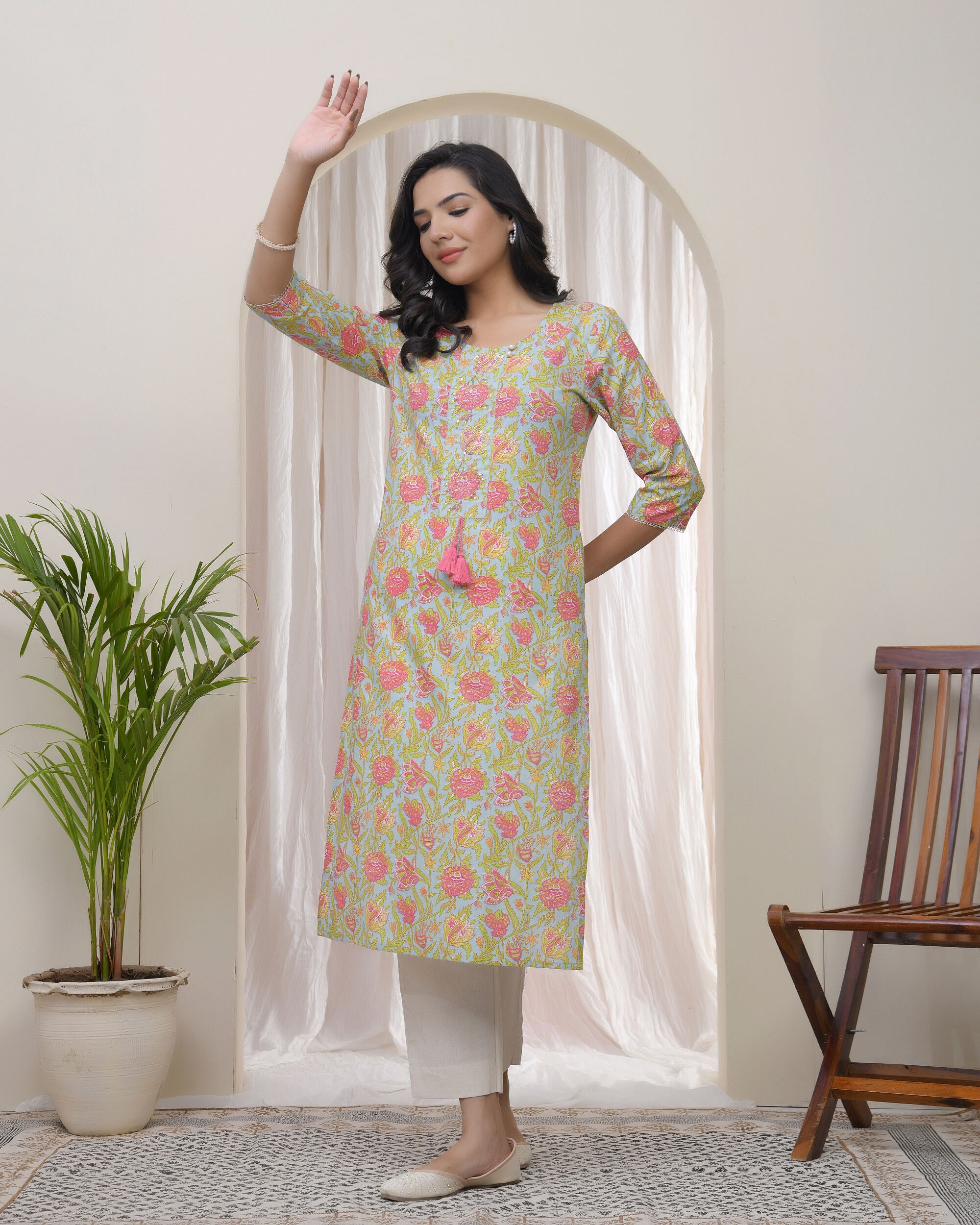 Women Multi Cotton printed Straight Kurti with pant
