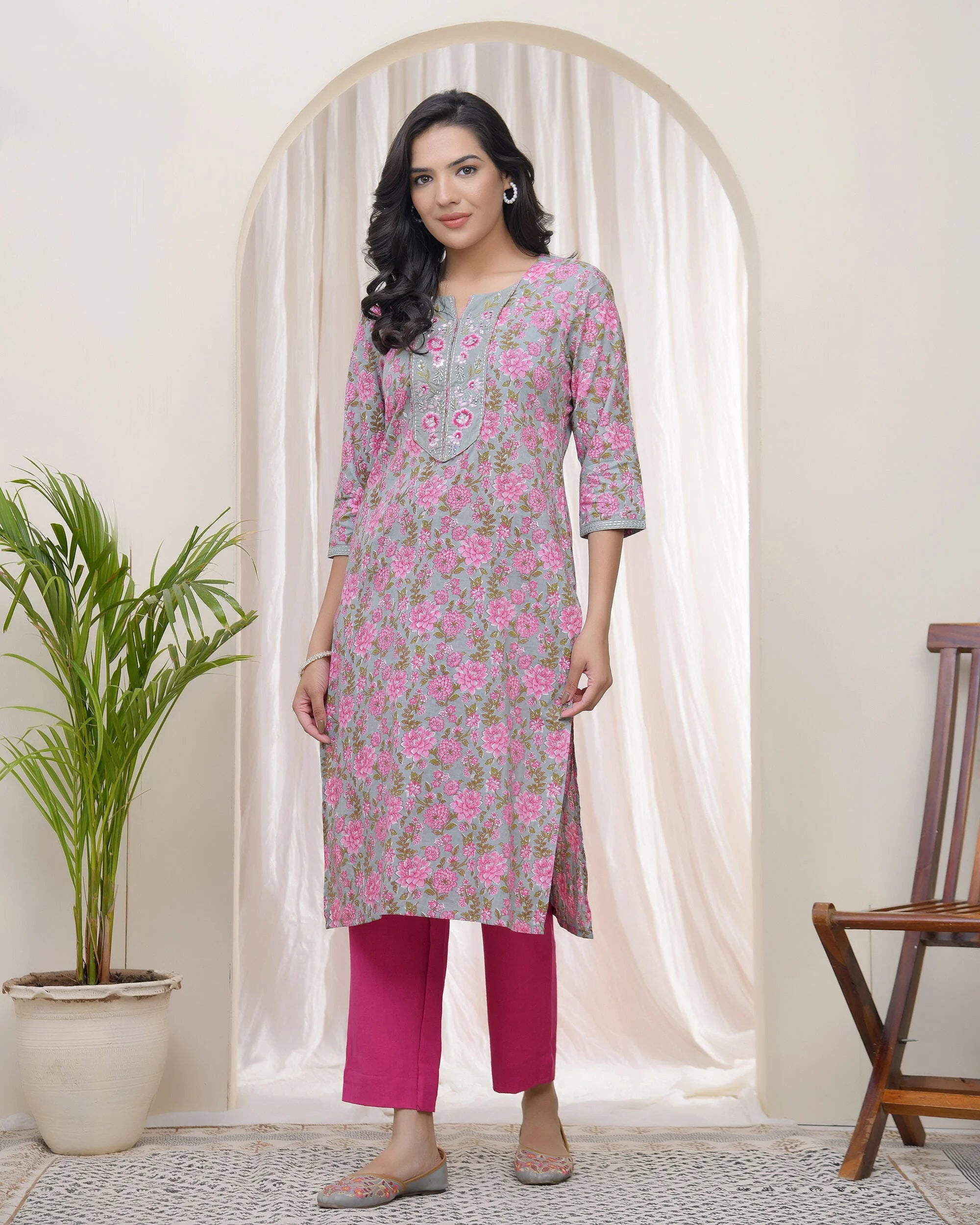 Women Grey Cotton printed Straight Kurti with pant