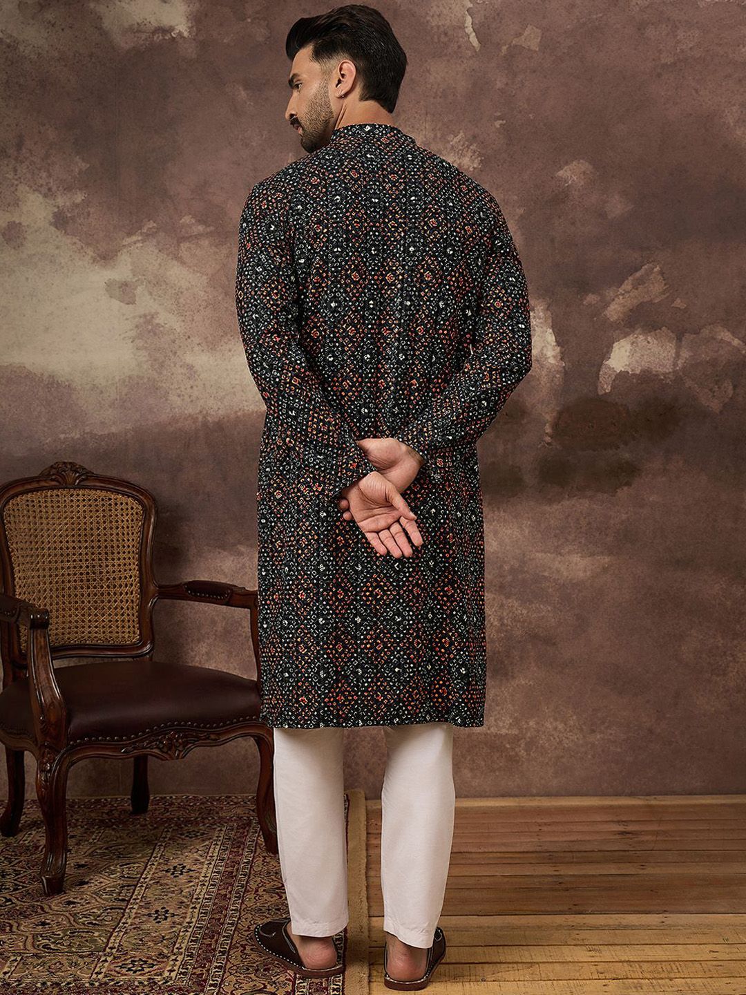 Ethnic Bay Men Black Viscose Rayon Bandhani Embroidered Straight Kurta With Pant Set-MKSET1402