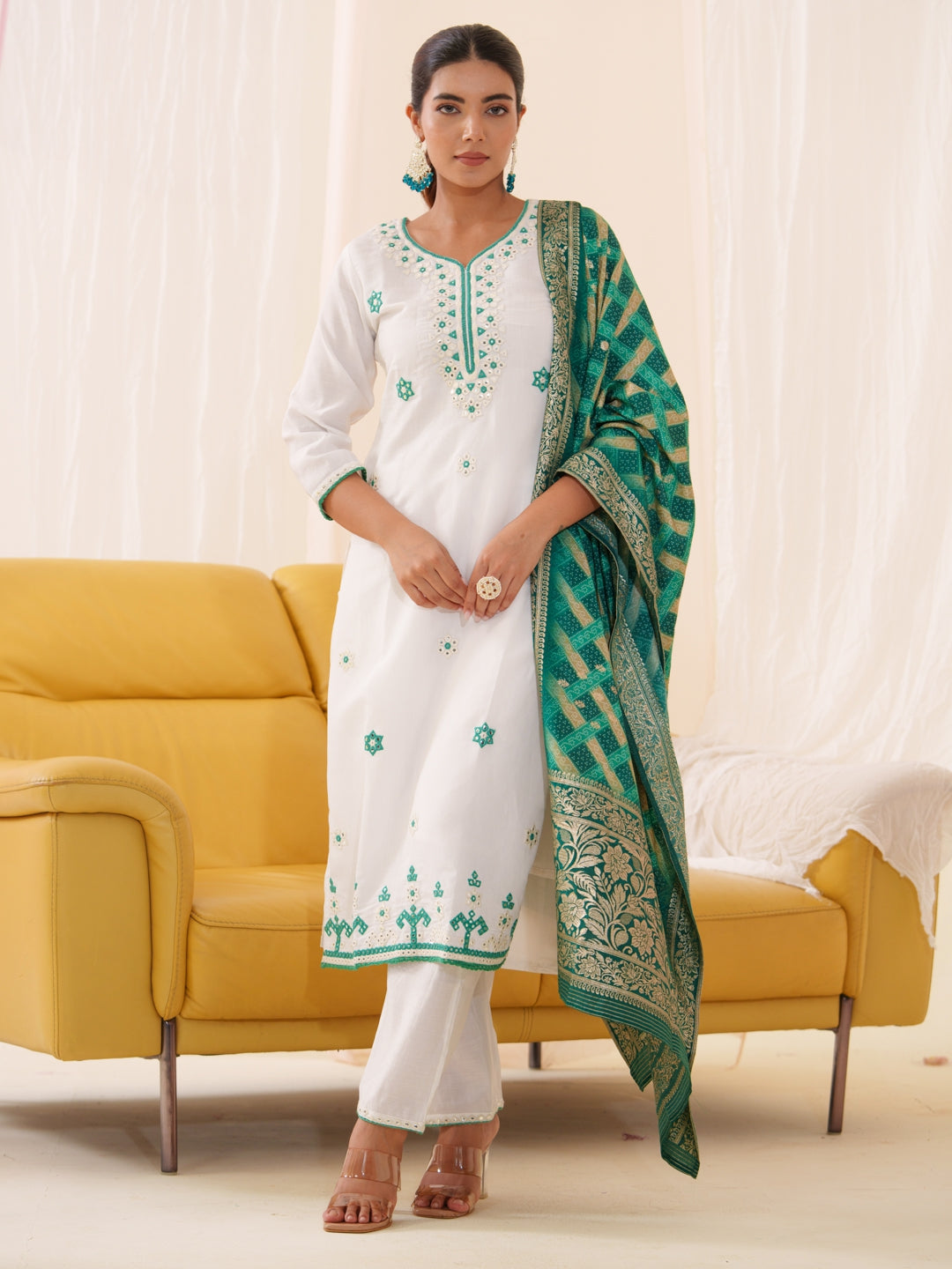 Cotton Blend Kurta Set for Women - Green | MLWSHKS9280GRN | DesiQlo